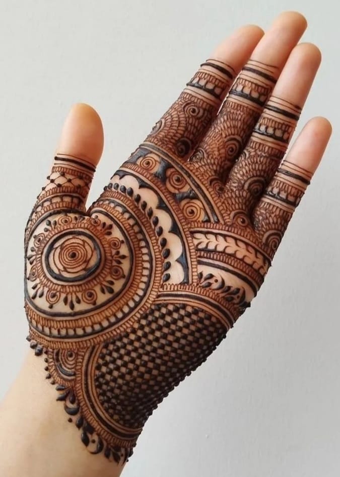 karwa chauth mehndi design 2024